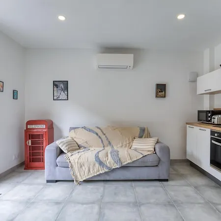 Le Poulailler D'alice Apartment *