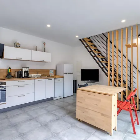Le Poulailler D'alice Apartment *